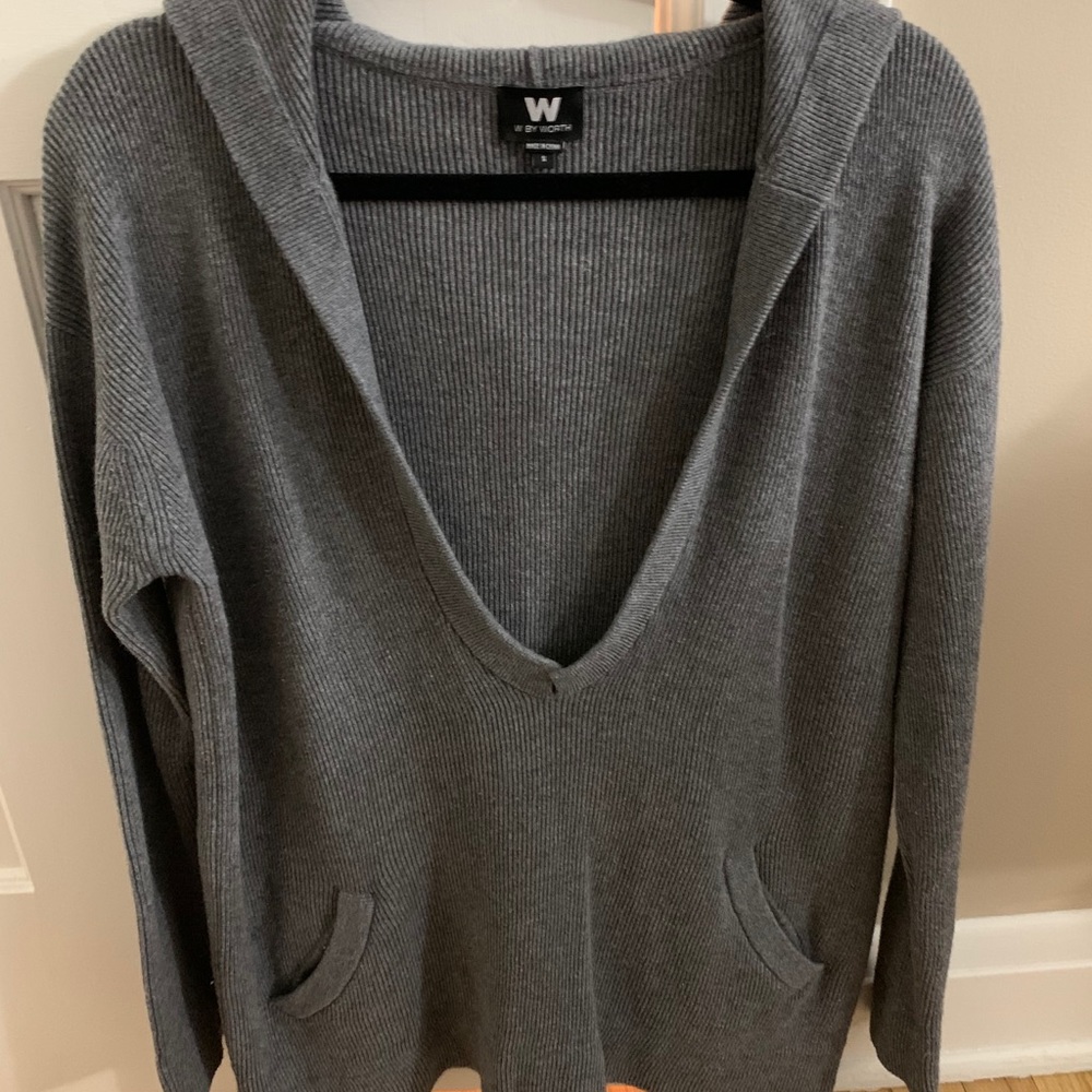 Deep V neck hooded sweater w/pockets